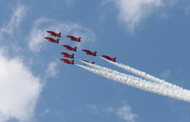 124 Red Arrows - RAF.JPG